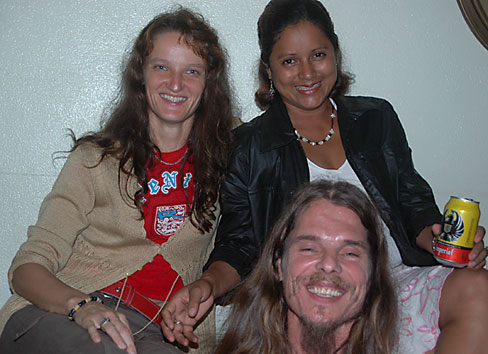 Maria, Mariello und Petro vom Internetcafé
